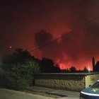 Avance del incendio de Yeres que asedia Las Médulas en León.
