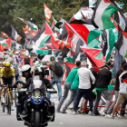 Manifestaciones pro Palestina durante una de las etapas de la Vuelta Ciclista a España.