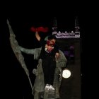 Un representante de las peñas retira el pañuelo al Conde Ansúrez.