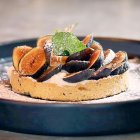 TARTITA DE ALMENDRAS CON CREMA E HIGOS