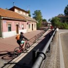 Estado actual de los carriles bici del paseo del Cauce y la calle Rábida.