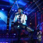 Iván Rojo interpretando 'It's My Life' en la Gala 1
