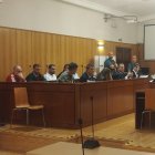 El fiscal en la 'Operación Almendro' solicita casi 61 años para los ocho presuntos 'narcos'.

La Audiencia de Valladolid ha condenado a un conjunto de penas que suman casi treinta y ocho años de cárcel a siete de los ocho acusados por la 'Operación Almendro' detenidos en mayo de 2024 y que se saldó con la incautación de más de tres kilos de distintas sustancias con motivo de los registros efectuados en la localidad vallisoletana de Laguna de Duero, Madrid y Morales de Toro (Zamora).

POLITICA CASTILLA Y LEÓN ESPAÑA EUROPA VALLADOLID JUSTICIA