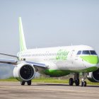 Archivo - Binter oferta volar entre Cantabria y Canarias en noviembre por 109 euros.