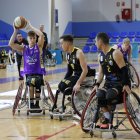 Una acción del partido entre Fundacion Aliados y Santa Cruz Adein Tenerife.