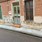 Pintadas en la casa del alcalde de Villalar, Luis Alonso Laguna.