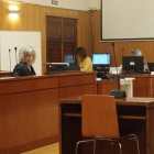 El banquillo de la Audiencia de Valladolid, ocupado únicamente por la letrada defensora del encausado, que ha sido juzgado pese a no comparecer.
