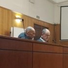 El condenado y su letrado defensor, durante el juicio celebrado en la Audiencia de Valladolid en una imagen de archivo