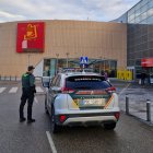 La Guardía Civil en el centro comercial de Arroyo de la Encomienda