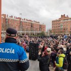 Actividad en la Plaza de la Solidaridad de la Policía Municipal y varios centros escolares por el Día de la Paz