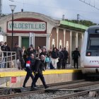 Pasajeros afectados del tren accidentado en un paso a nivel en Matapozuelos