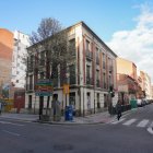 Edificio en la calle Labradores, esquina con Niña Guapa, junto al polémico solar.