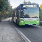 Archivo - Autobús de la línea 24 en Auvasa.