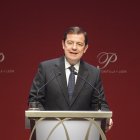 El presidente de la Junta en funciones, Alfonso Fernández Mañueco, clausura la gala de los Premios Castilla y León 2025.