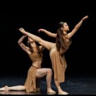 Celia Hernández e Isabel Zarzuela durante una actuación