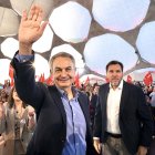 Zapatero y Puente en un acto de fin de campaña en Valladolid