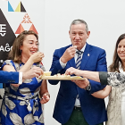 González Corral, David Esteban, Javier Faúndez, la portavoz del grupo parlamentario popular Leticia García y la presidenta de la Escuela Internacional de Industrias Lácteas (EILZA), Sara Fregeneda López
