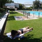 Una usuaria en la piscina de Juan de Austria