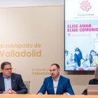 El director y el delegado episcopal de Cáritas Diocesana de Valladolid, Guenther Eduardo Boelhoff, y José Colinas, respectivamente, presentan la memoria de la entidad de 2025