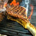 Tomahawk a la brasa