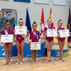 Diploma para las integrantes del CD La Victoria.