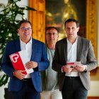 El presidente de la Diputación de Vallladolid, Conrado Íscar, junto a Guenther Eduardo Boelhoff, presidente de Cáritas Diocesana de Valladolid