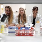 Rosa Dolores Prieto Utrera, del Grupo BioCritic y de la Unidad de Investigación del Hospital Clínico Universitario de Valladolid; Adrián García Concejo, investigador de de este grupo y del CIBERINFEC, y la doctora e investigadora Rocío López Herrero, del Servicio de Anestesiología y Reanimación del Clínico.