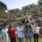 Danie Luque sale a hombros en la plaza de toros de Valladolid