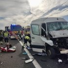 Estado en el que quedó la furgoneta tras el accidente en la A-62 en Geria (Valladolid).
