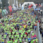 Vista panorámica de la multitudinaria salida de la VSan Silvestre ‘Ciudad  de Valladolid.-M. ÁLVAREZ
