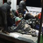 Llegada de un grupo de inmigrantes a Lesbos tras un naufragio, en octubre.-EFE