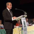 El director general de Caja Rural de Zamora, Cipriano Garcia, durante el acto de entrega de los premios 2015 de la Fundacion Cientifica Caja Rural de Zamora-Ical