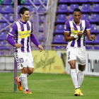 Mogica y Óscar celebran el tanto del primero de ellos-P. REQUEJO