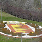 Escudo de Valladolid frente al museo de la ciencia.-J.M.L.