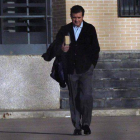 Jaume Matas abandona la prisión de Segovia tras serle concedido el tercer grado, el pasado 31 de octubre.-Foto: EFE / AURELIO MARTÍN
