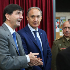 Agustín García Matilla, nuevo vicerrector del campus de Segovia, junto a Antonio Largo.-J.M. LOSTAU