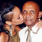 Rihanna, con su abuelo-