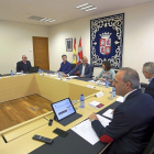 La Mesa de las Cortes de Castilla y León se reunió ayer por primera vez en la X Legislatura .-ICAL