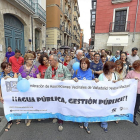 Cabeza de la manifestación organizada por la Federación de Asociaciones Vecinales de Valladolid ‘Antonio Machado’.-ICAL