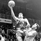 Lalo García entra a canasta en su etapa como jugador del Fórum de Valladolid-El Mundo