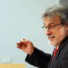 El portavoz del Grupo Mixto, José María González, presenta las enmiendas parciales de IU al proyecto de presupuestos de la Comunidad para 2015-Ical
