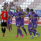 El delantero Rodri, en el centro, celebra en Zamora su primer gol con la camiseta del Real Valladolid.-Mariam A. Montesinos