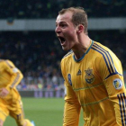 Zozulya, en un partido con Ucrania, celebra un gol ante Francia.-