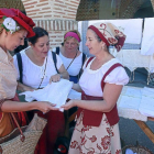 Los vecinos de Olmedo se visten de época para escenificar El Caballero de Olmedo.-J. M. LOSTAU