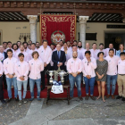 El presidente de la Diputación, Jesús Julio Carnero, recibe al VRAC Quesos Entrepinares tras su triunfo en la Liga de Rugby-ICAL