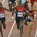 Asbel Kiprop entra vencedor en la final de 1.500.-AP/MARK SCHIEFELBEIN