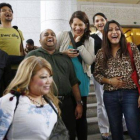 Las activistas transexuales celebran el triunfo en la corte de apelación de Putrajaya.-Foto: REUTERS