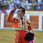 El Fandi dedica la faena al público de Valladolid.-EL MUNDO