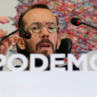 Pablo Echenique,  durante la rueda de prensa en la sede de Podemos en Madrid.-JUAN MANUEL PRATS