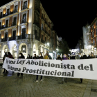 Los más de 500 manifestantes llegan a la Plaza Mayor de Valladolid después de su partida desde la Plaza de Fuente Dorada. / ICAL.